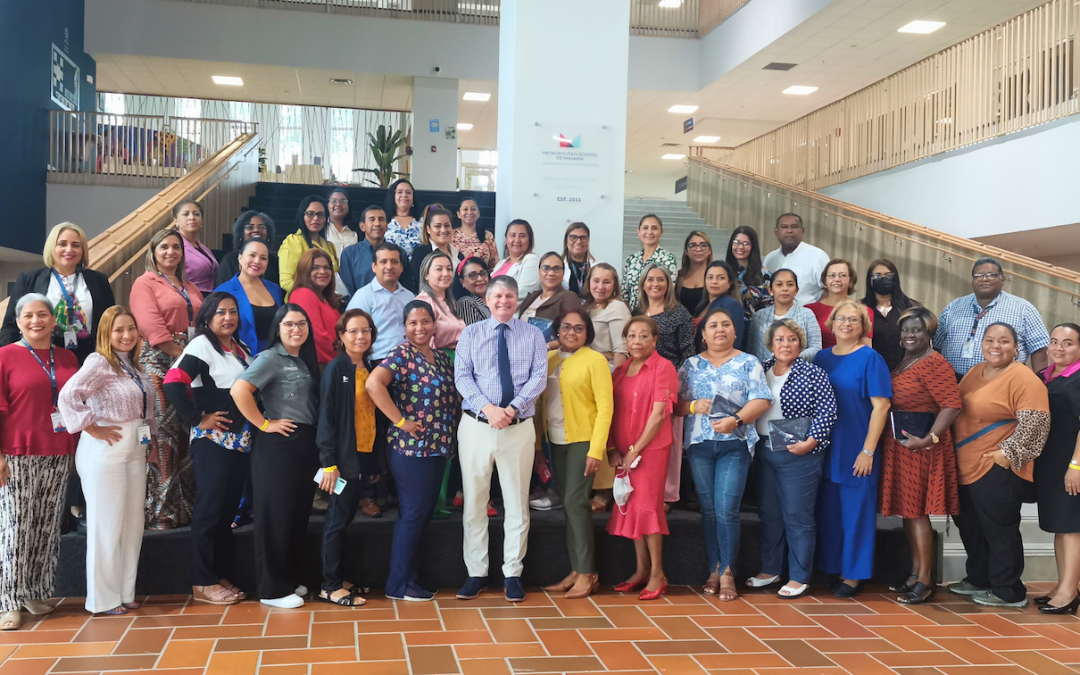 El Colegio Metropolitano de Panamá, AmCham y Glasswing se unen para fortalecer la educación en San Miguelito con el taller ‘Herramientas digitales para la enseñanza’